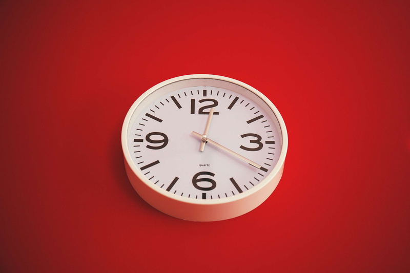 time, single object, 4K, midday, deadline, circle, clock, red, minute hand, no people, clock hand, simplicity, noon, urgency, copy space, clock face, shape