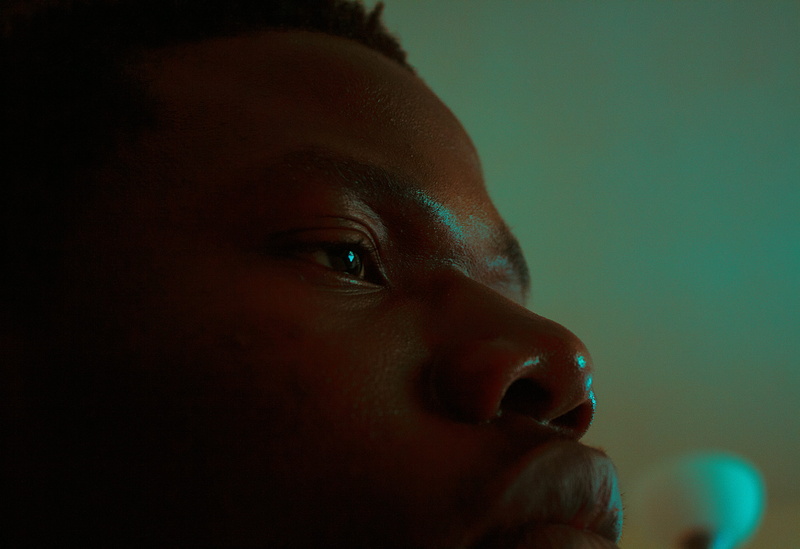 man, human face, studio shot, looking, to use, mello, blue, human lips, mouth, s, face, contest, 2K, united states, indoors, lip, superior, melancholy
