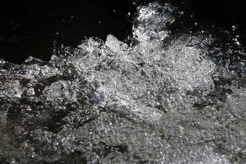 bubble, day, melting, nature, drop of water, source, purity, current, close-up, backgrounds, cold temperature, selective focus, river, food and drink, ice