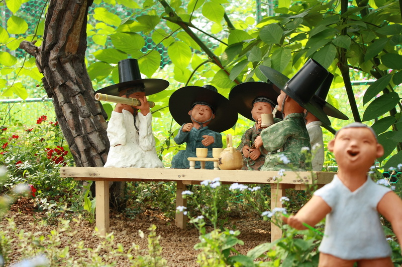 boys, country, 4K, dirt, nature, front view, scholar, innocence, females, sitting, group of people, real people, korea culture, plant, Republic Of Korea