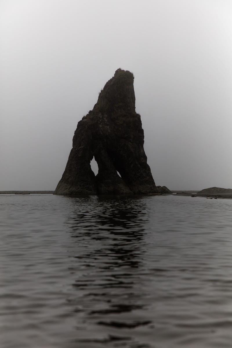 tranquility, sea, non-urban scene, cloudy, sea waves, outdoors, tide, idyllic, rock - object, pnw, sky, solid, water, beauty in nature, waterfront, rock formation