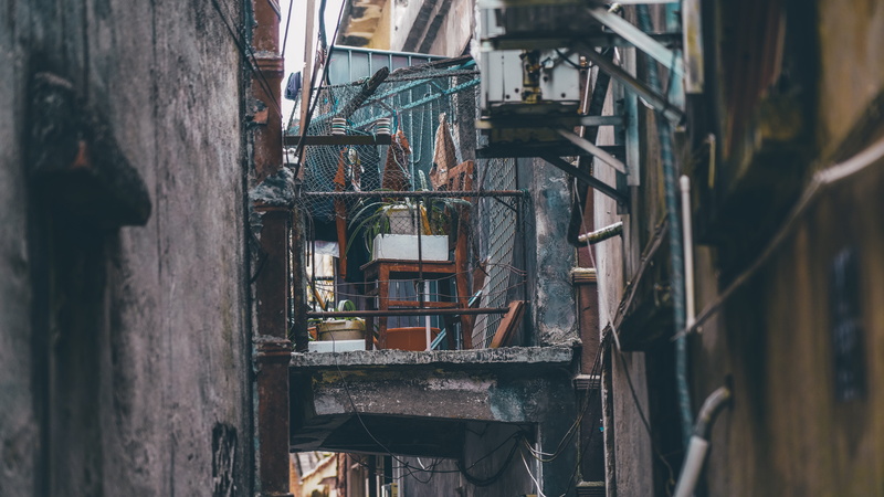 slum, overcoat, ruined, handrail, urban, built structure, rusty, building, architecture, selective focus, alley, coat, alleyway, street, metal, neighborhood