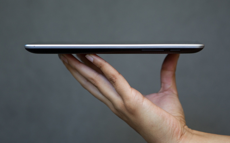  human finger, liquid-crystal display, google, desktop, indoors, human body part, android, wireless technology, touch screen, screen, human hand