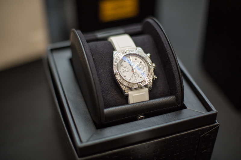 accessories, watch, breitling, still life, clock, 5K, selective focus, wristwatch, black color, antique, luxury, single object, expensive, time, close-up
