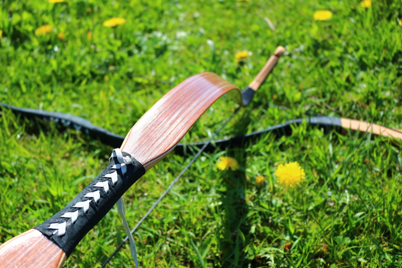 day, water, weapon, equipment, gardening equipment, land, arch, traditional bow, archery, rider arch, focus on foreground, nature, field, no people, 5K