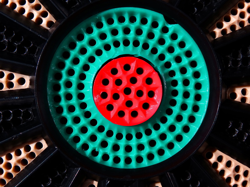 geometric shape, directly above, target, 5K, shape, steel, backgrounds, close-up, wheel, middle, design, marksmanship, circle, machinery, mode of transportation