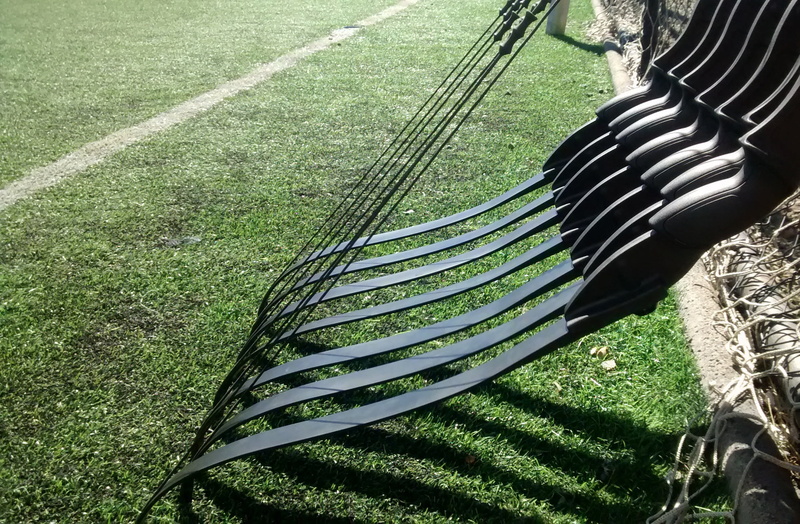 one man only, day, lifestyles, striped, green color, growth, sunlight, outdoors, human body part, unrecognizable person, shadow, 1080P, bows, nature, sport