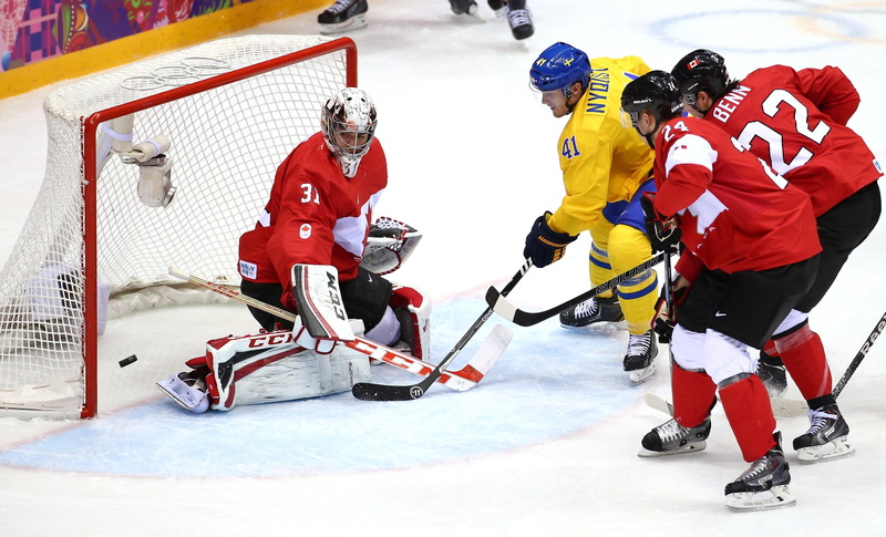 Hockey, Sport, activity, The XXII Olympic winter games, winter, teamwork, 2014 Winter Olympics, protective sportswear, competition, sports helmet, shooting at goal