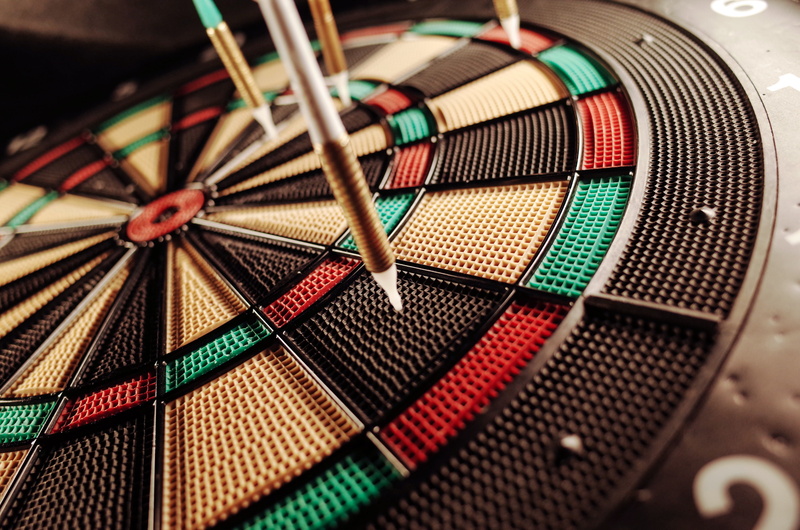 sports target, selective focus, indoors, pub, pattern, 4K, art and craft, backgrounds, no people, focus on foreground, shape, full frame, close-up, choice