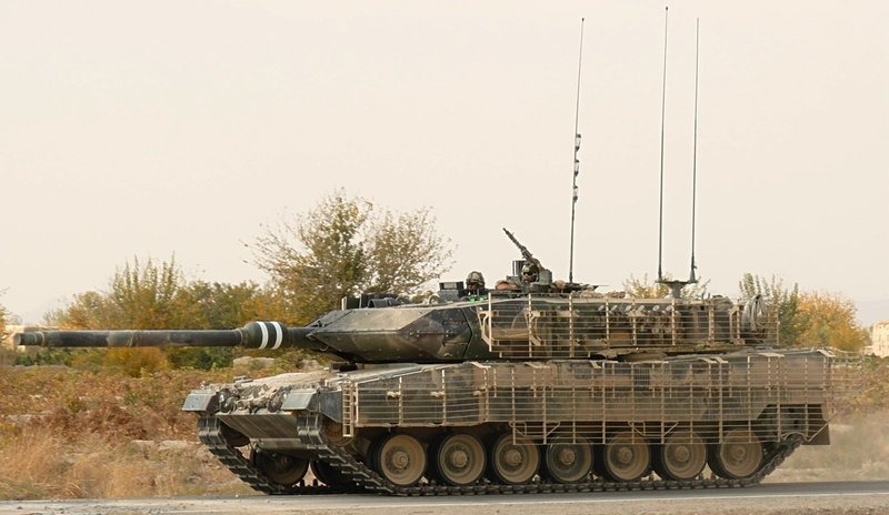 fighting, military, armored tank, outdoors, transportation, war, army, sky, day, tank, black, mode of transportation, military training, 1080P, army soldier