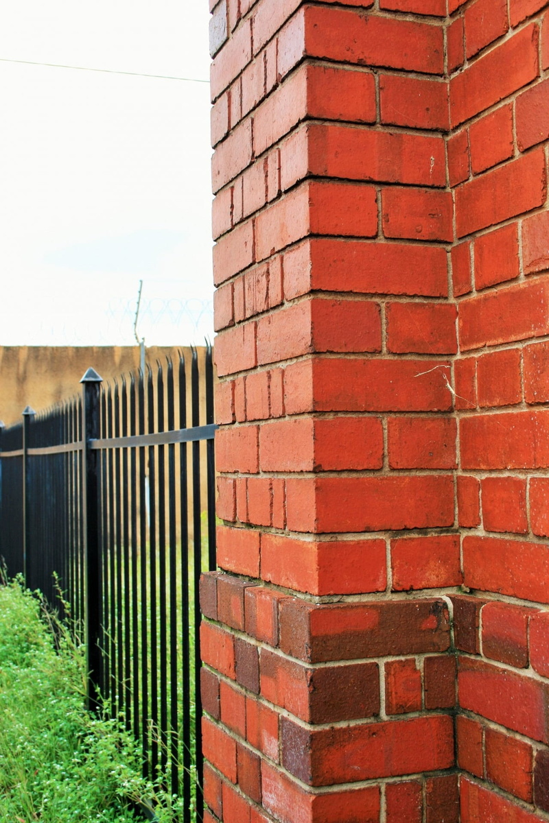 day, brick wall, pattern, exterior, stonewall, outdoors, Fence, stonework, Brick, building exterior, architecture, wall - building feature, surface, in a row
