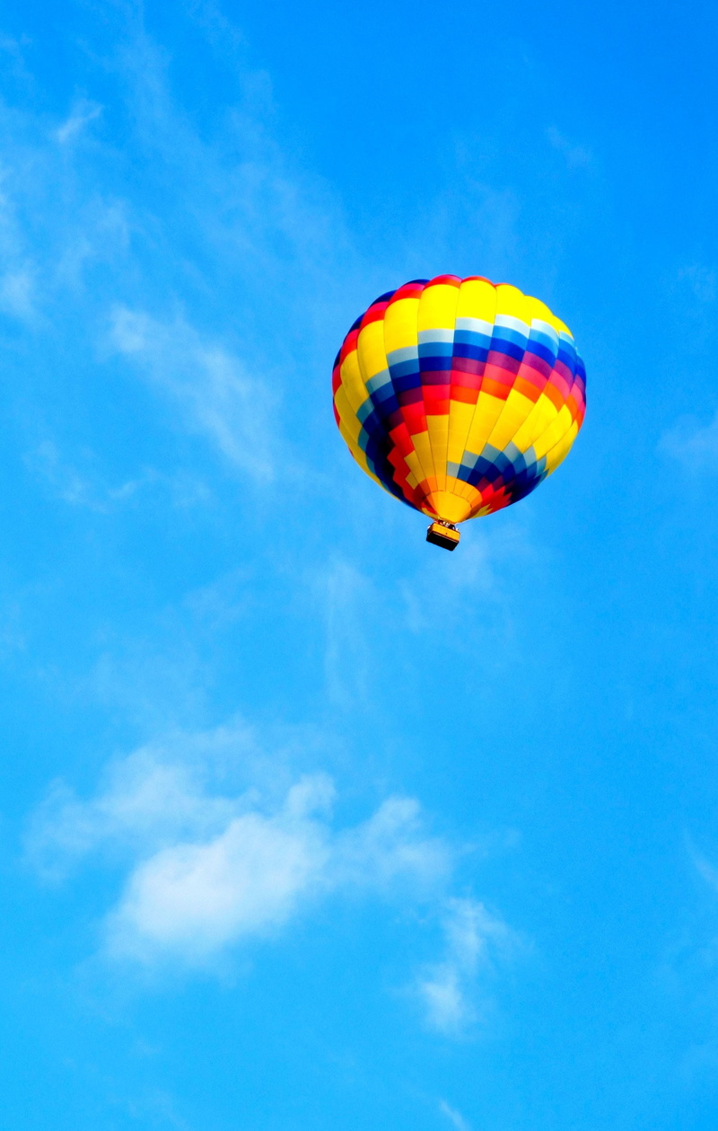 hot air balloons, transportation, extreme sports, air vehicle, hot air balloon, flying, balloon, ride, sport, cloud - sky, ballooning, bright, no people