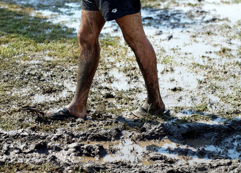 beach, dirt, land, shorts, run, 2K, sports, water, exercise, human leg, real people, soil, action, extreme, shoes, day, male, men, outdoors, leisure activity