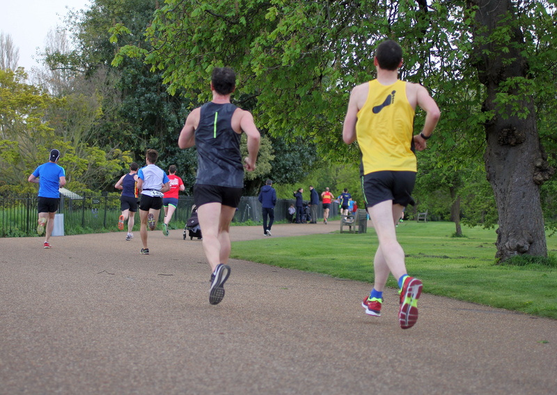 action, shorts, tree, sports race, plant, exercising, casual clothing, leisure activity, Motion, rear view, competition, jogging, competitive sport, day