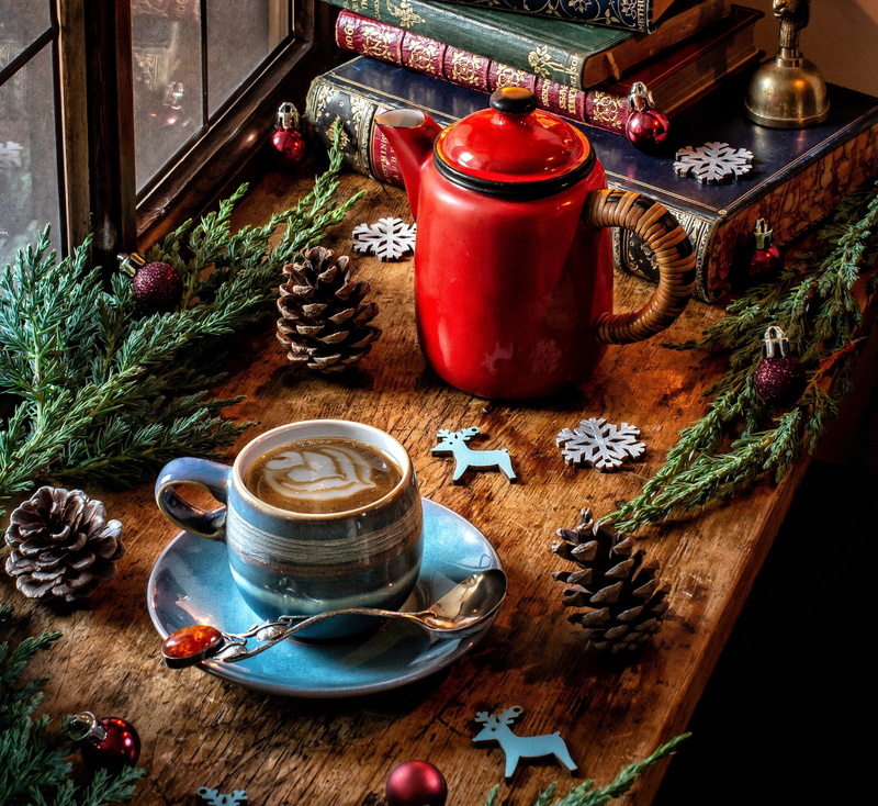 Christmas, snowflakes, kettle, bumps, 2K, books, branches, window, balls, mug, coffee