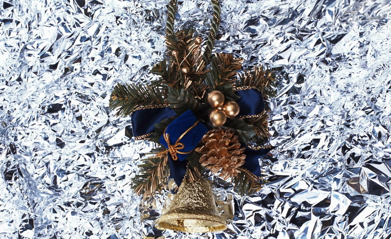day, winter, pine Cone, decoration, 720P, decorating, sculpture, christmas, tinsel, close-up, male likeness, pine Tree, december, holiday, needles, year