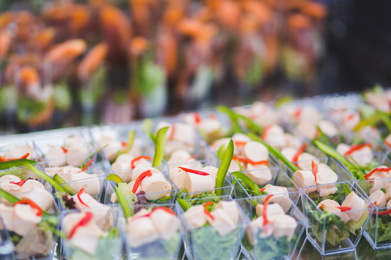 outdoors, freshness, abundance, close-up, food, catering, day, cheese, fingerfood, shallow, wellbeing, vegetable, selective focus, table, 4K, no people