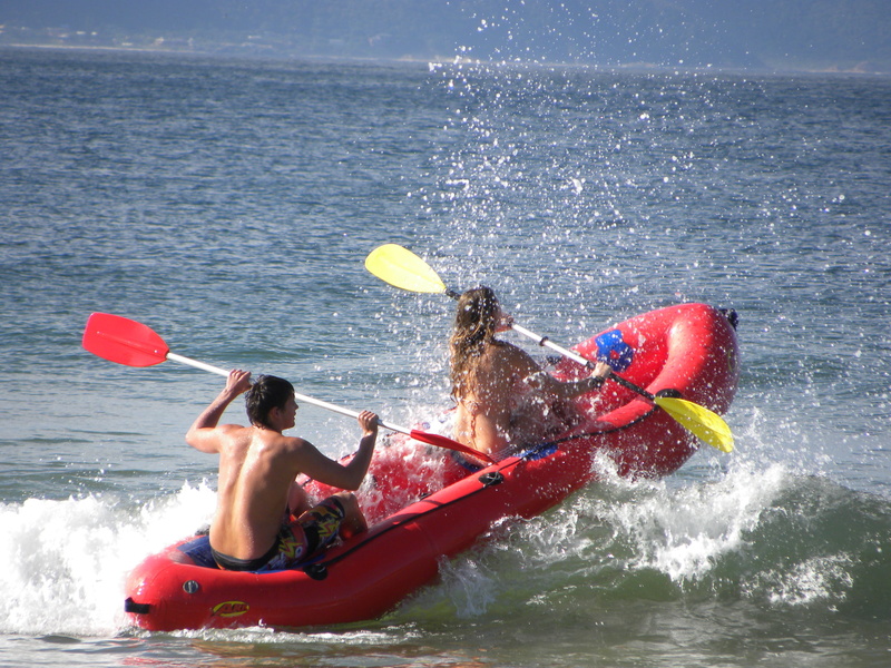 men, boat, water Sport, speed, action, group of people, kayak, man, fun, people, sport, motion, extreme Sports, women, kayaking, 4K, sea, horizon over water