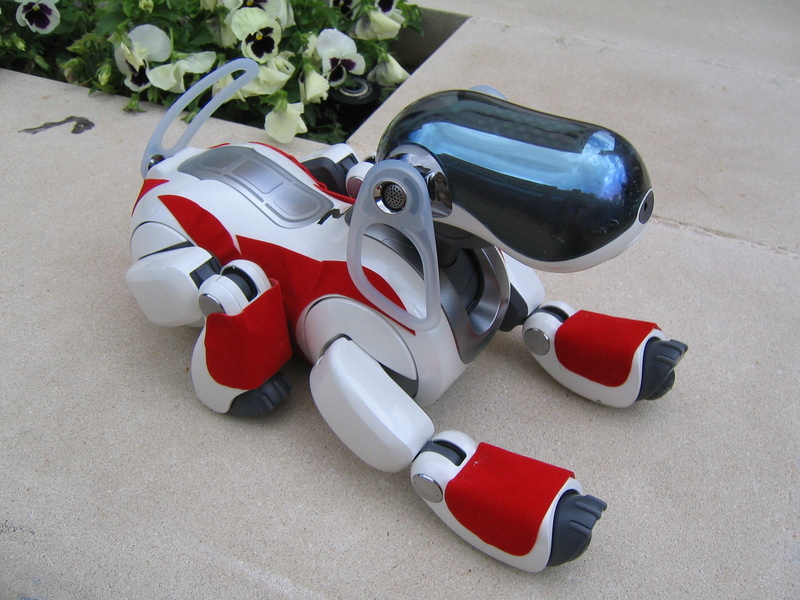 no people, 1080P, robot, sports equipment, outdoors, day, music, white color, red, close-up, communication, headphones, flooring, arts culture and entertainment