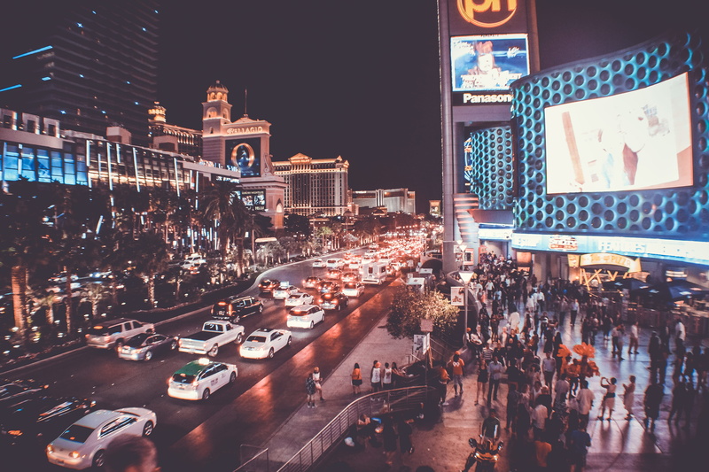 beautiful, motion, people, skyscraper, cars, contrast, 5K, building, car, night, city street, transportation, advertisements, city life, architecture
