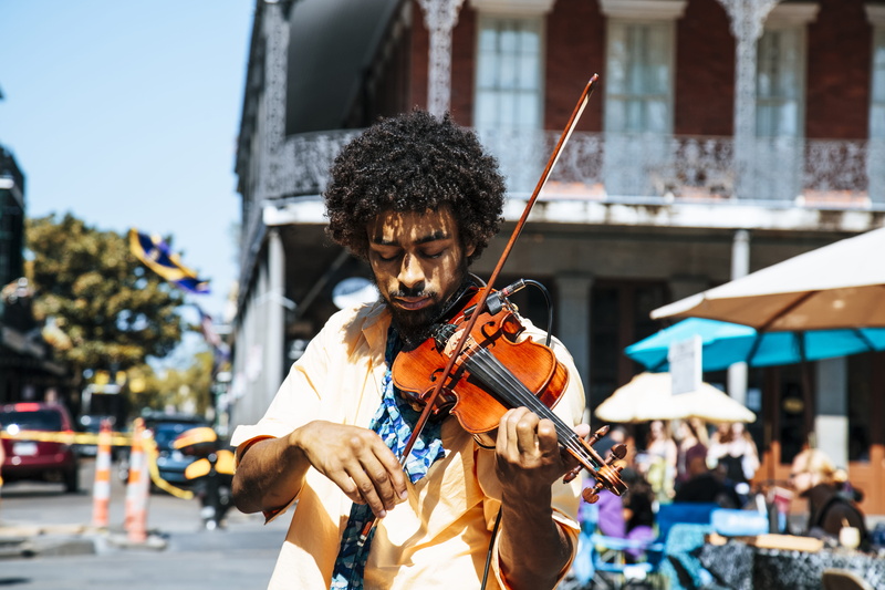 young adult, musician, man, playing, people, sunlight, focus on foreground, real people, 5K, one person, artist, city, musical instrument, new, music