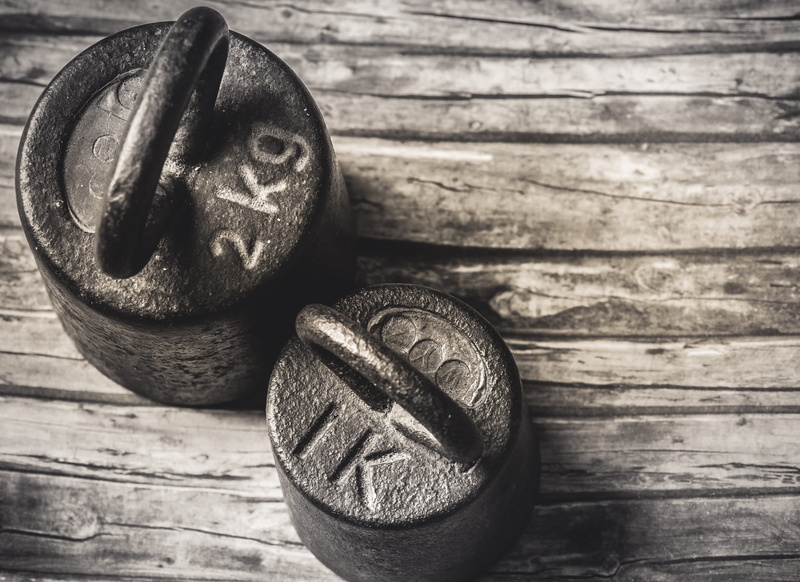 weight, day, indoors, old, no people, textured, still life, scale, geometric shape, close-up, single object, 4K, circle, mass, kg, pattern, wood - material