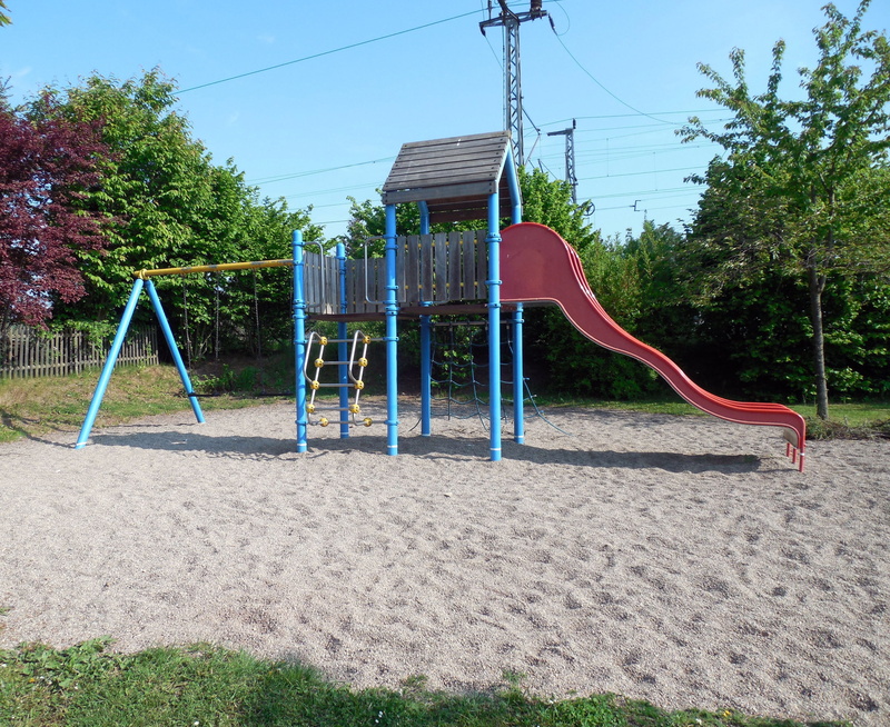 play, sunlight, empty, playground, swing, game device, slide, day, schoolyard, absence, outdoors, slide - play equipment, jungle gym, 2K, grass, outdoor play equipment