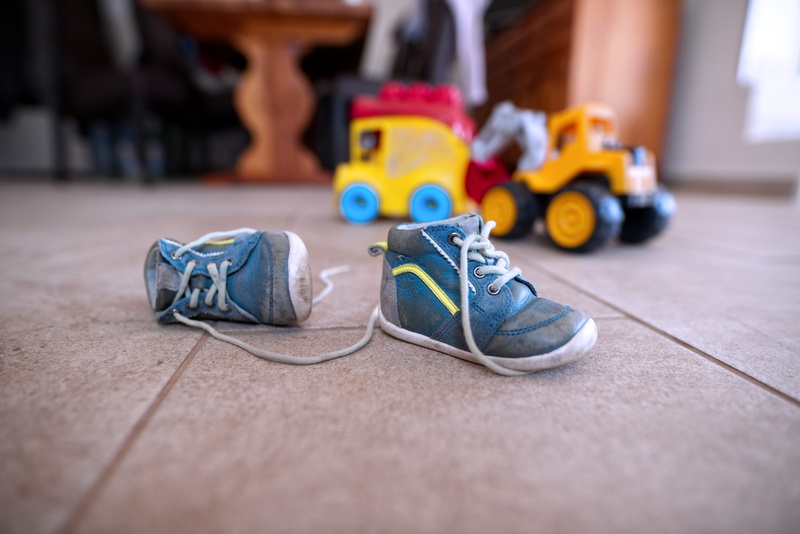 close-up, gym, toys, footwear, sports shoe, wheel, sandal, hardwood, clothing, 5K, still life, schuhe, kind, day, play, no people, indoors, machine, sneakers