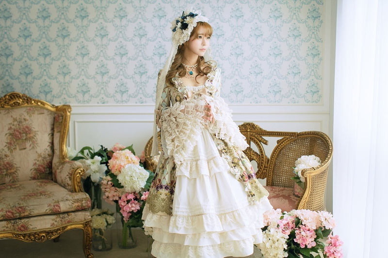 blonde, wavy hair, model, women, 720P, Yurisa Chan, wedding dress, Korean, looking away, standing