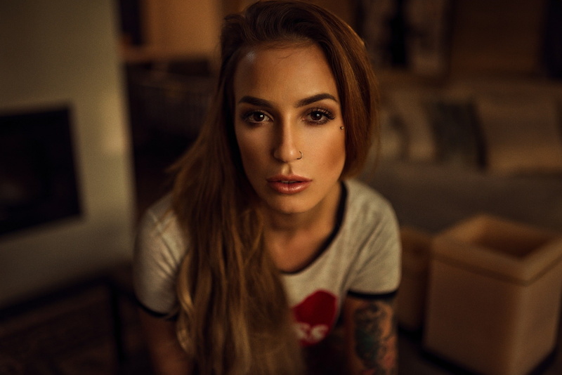 1080P, Miro Hofmann, tattoo, T-shirt, face, portrait, women, tanned