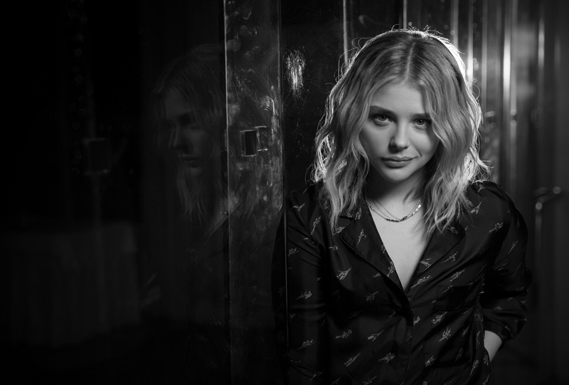 women, monochrome, celebrity, 2K, actress, Chloë Grace Moretz, blonde