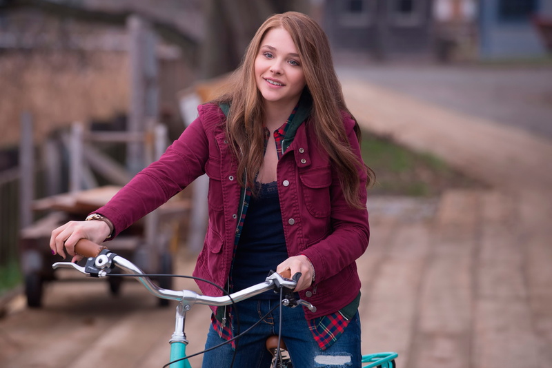 beautiful people, women, smiling, sport, architecture, adult, one person, beautiful woman, hairstyle, bicycle, hair, long hair, casual clothing, young adult