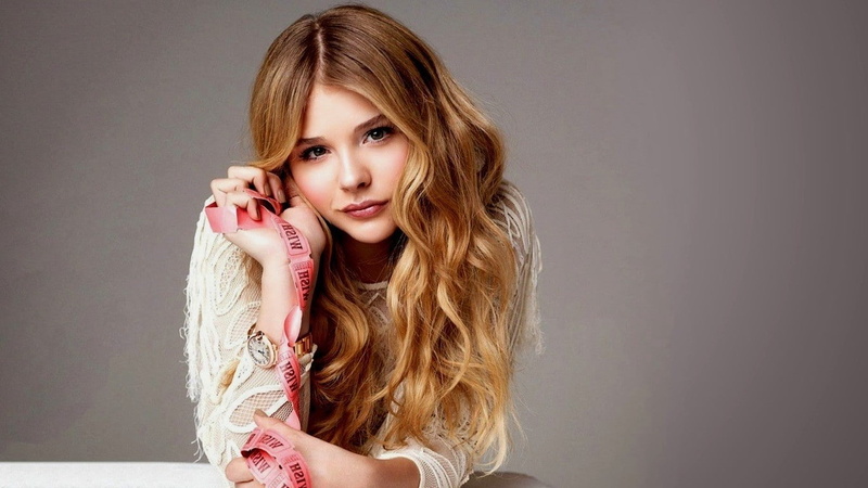 indoors, one person, 720P, beautiful woman, happiness, looking at camera, long hair, front view, fashion, blond hair, chlo grace moretz, hair, young adult