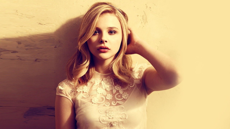 hairstyle, 1080P, adult, looking at camera, hair, beautiful people, one person, beautiful woman, portrait, fashion, young women, indoors, blonde chlo grace moretz women actress