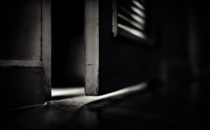 indoors, wood - material, old, selective focus, punishment, metal, Black and White, no people, safety, day, absence, close-up, building, 5K, domestic room