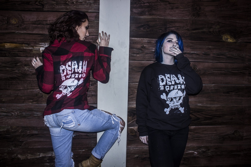 real people, leisure activity, two people, indoors, lifestyles, communication, people, three quarter length, front view, girls, edgy, women, casual clothing