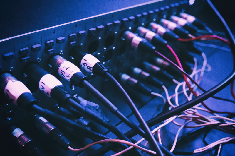 cables, sound mixer, computer network, power supply, internet, selective focus, cable, electrical equipment, arts culture and entertainment, studio, 5K