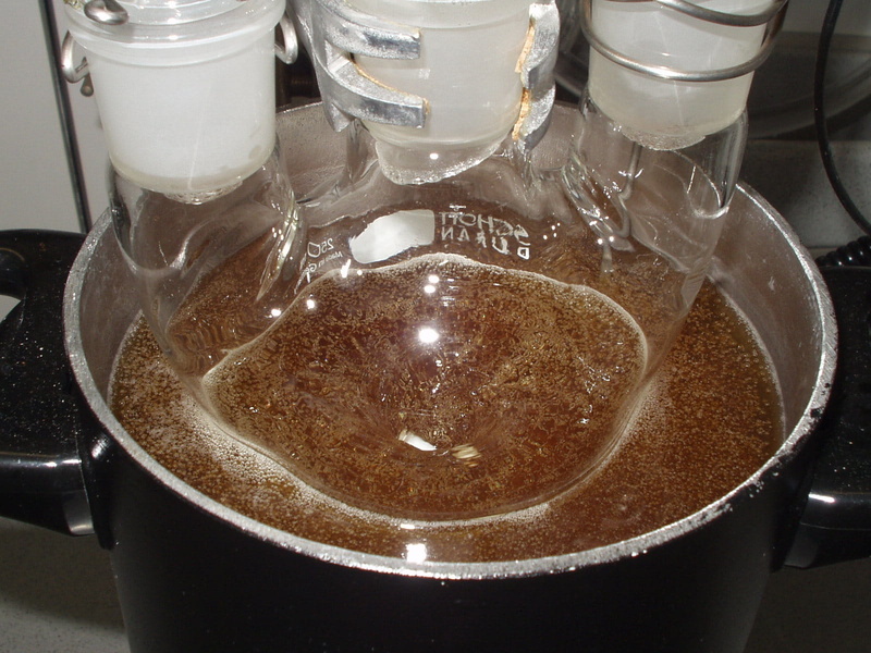 food, indoors, high angle view, Chemistry, still life, milk, Piston, drinking glass, no people, refreshment, Laboratory, oil bath, Synthesis, drink, preparation