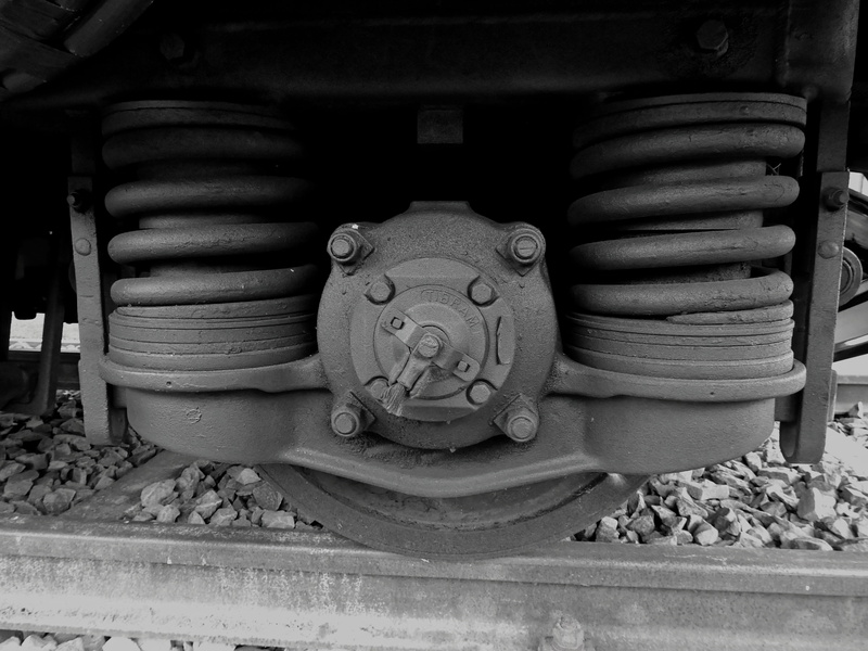 wheel tires, human representation, statue, Train, carving - craft product, steel tire, Gleise, art and craft, seemed, day, chassis, travel, 4K, fixing