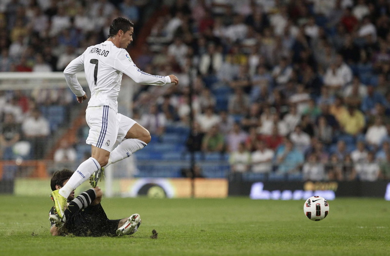 sports Team, grass, sports equipment, 720P, playing Field, soccer Player, success, people, ball, sportsman, real, white, one Person, young Adult, winning