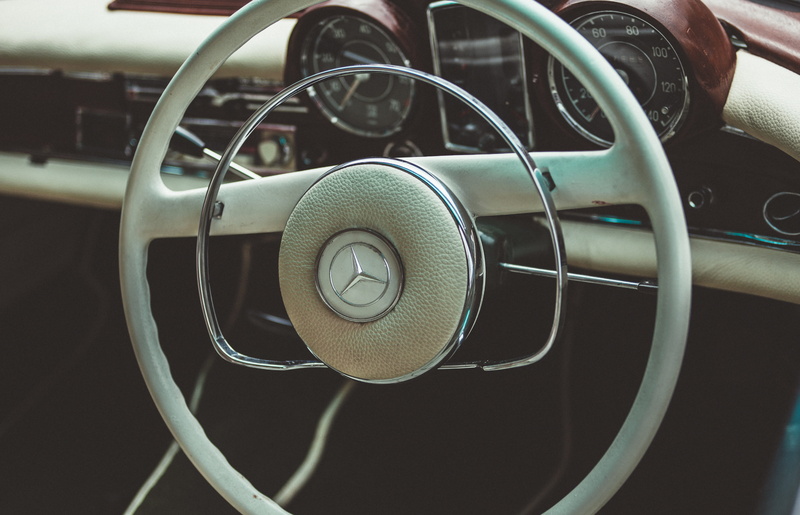 windshield, close, close up, close-up, transportation, car, car interior, photo, nostalgia, image, dashboard, vintage car, mode of transportation, collectors car