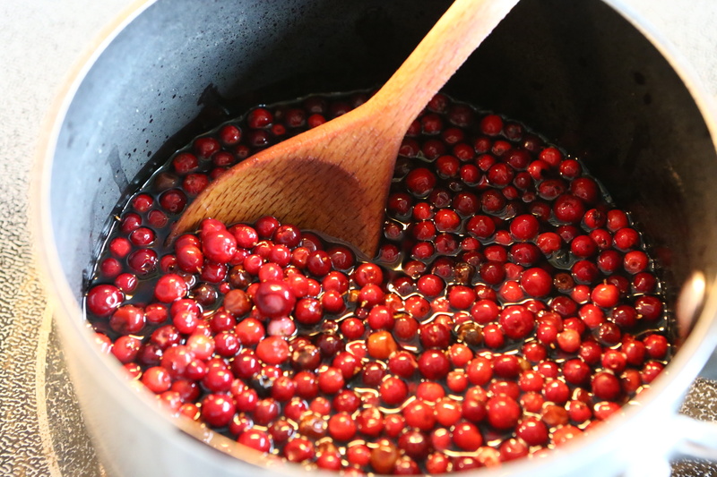 taste, spoon, 5K, no people, accessories, dining, berry, healthy eating, indoors, fruit, abundance, kitchen utensil, still life, berry fruit, spice, food