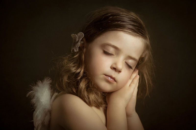 1080P, human face, girl, one person, childhood, depression - sadness, body part, sadness, sleep, hairstyle, looking down, close-up, emotion, Lucia, indoors