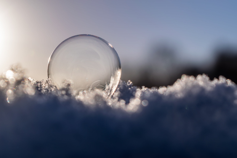 iridescent, nature, orange, no people, ball, sunbeam, cold, ice, winter, ze, sky, transparent, slightly frozen, shape, sparkle, clear, landscape, focus
