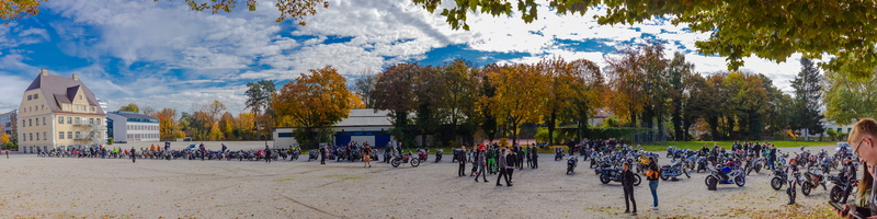 meeting, real people, panorama, autumn, built structure, sky, 8K, architecture, sun, men, home, clouds, large group of people, day, motorcycles, building exterior