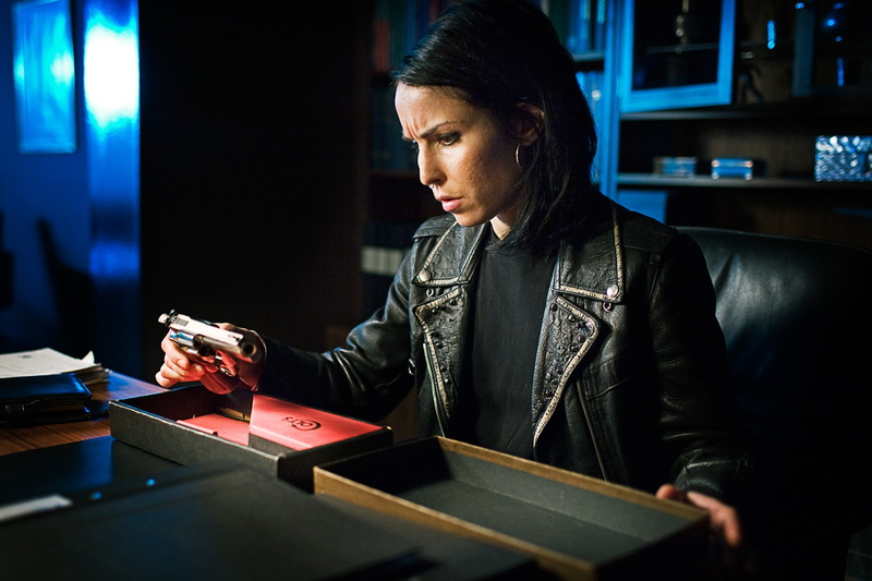 women, thriller, drink, fire, drama, jacket, girl, casual clothing, fi, night, young adult, Mystery, looking, sitting, crime, sci, one person, indoors