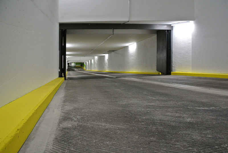 ceiling, public transportation, road marking, no people, 4K, sign, transportation, wall, parking garage, dividing line, concrete, the way forward, direction