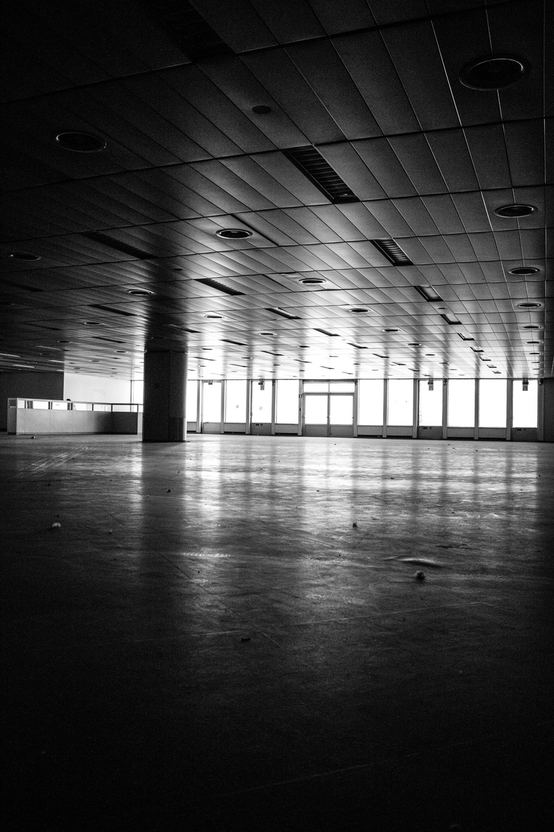 light, architecture, 5K, parking lot, wall - building feature, abandoned, absence, architectural column, reflection, station, ceiling, no people, wall