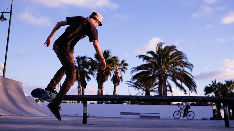 skateboard park, skill, outdoors, skatepark, 4K, nature, tree, sport, skateboarder, skater, jumping, men, park, adult, leisure activity, skateboarding