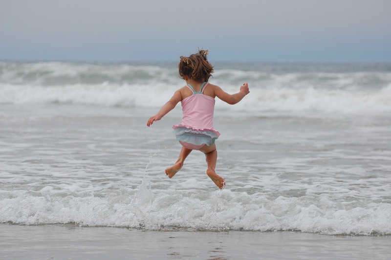 women, horizon over water, childhood, active, 2K, happiness, enjoyment, day, waves, child, wave, land, water, playful, leisure activity, full length, fun